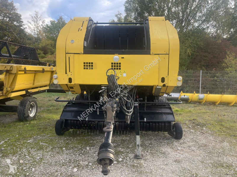 Henificación New Holland  BR 740 A