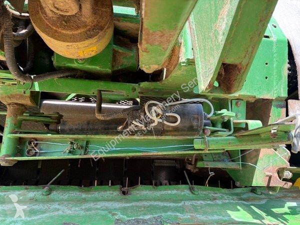John Deere  580 haymaking