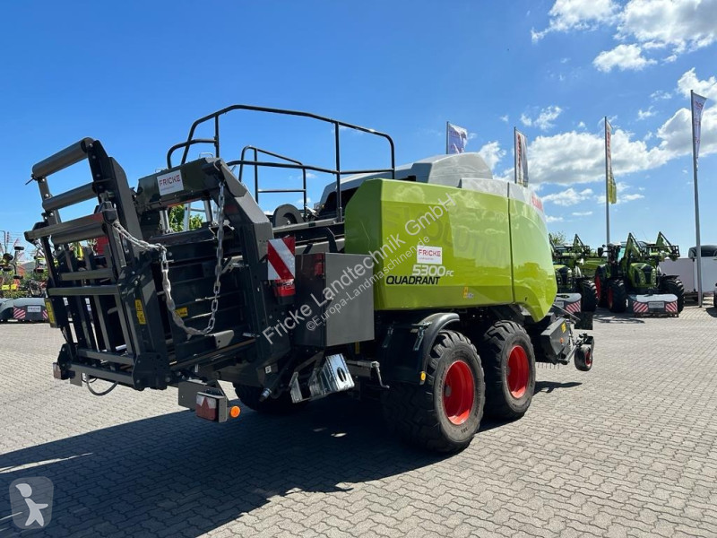 Henificación Claas  Quadrant 5300 Evolution FC...
