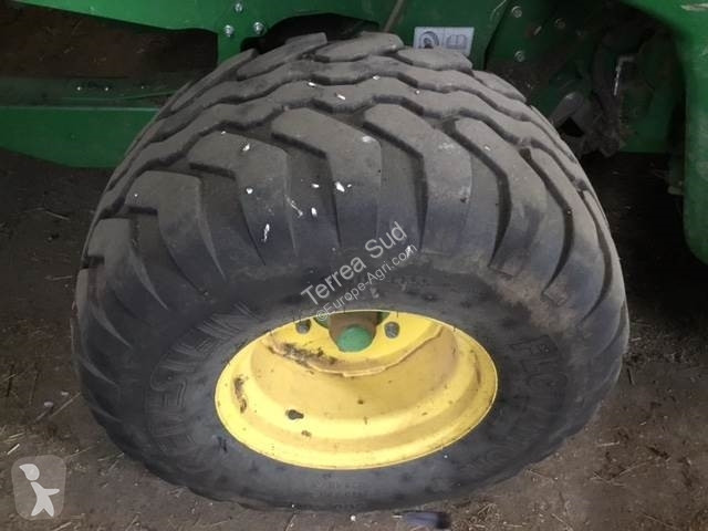 Henificación John Deere V461M