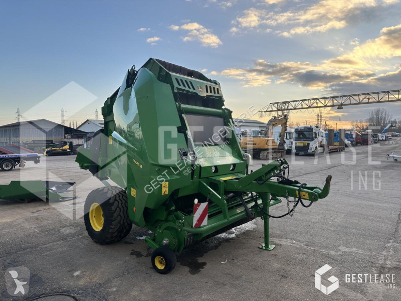 Henificación John Deere V461M
