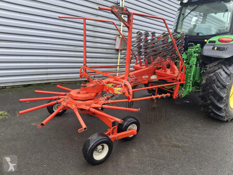 Kuhn  haymaking