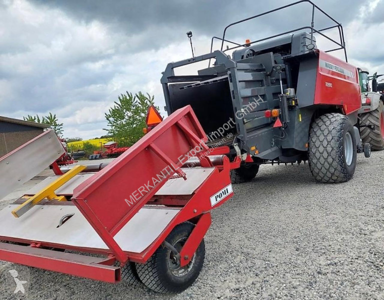 Slåtter Massey Ferguson  2290 mit Pomi-Wagen