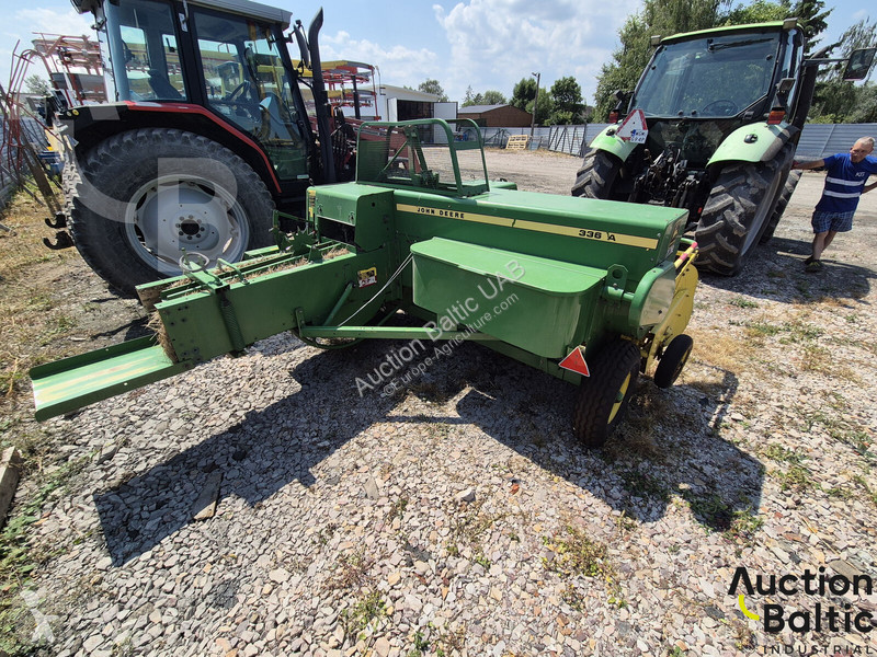 Hooien John Deere E336A