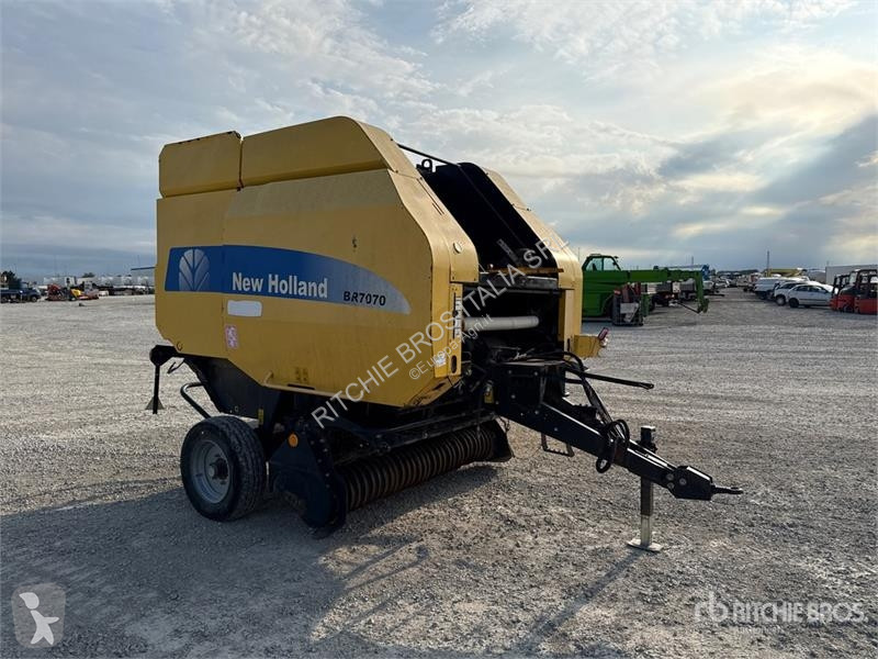 Henificación New Holland BR7070