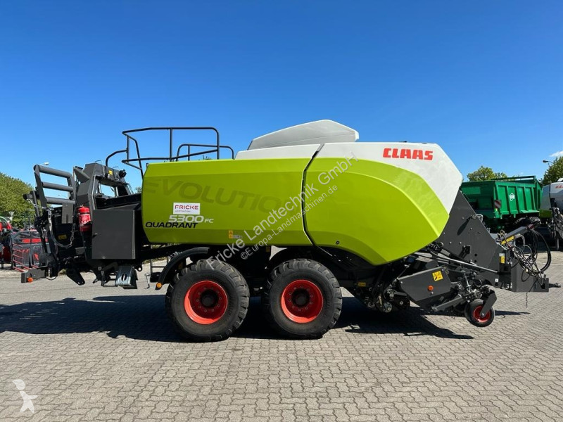 Henificación Claas  Quadrant 5300 Evolution FC...