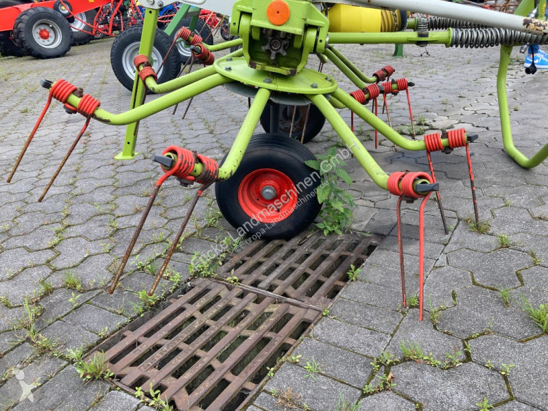 Henificación Claas  Volto 800
