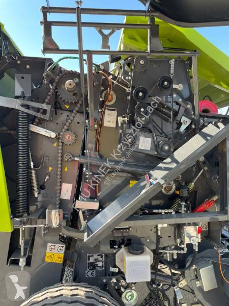 Fenaison Claas ROLLANT 520 RC