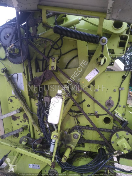 Fienagione Claas PRESSE A BALLES RONDES VARIANT...