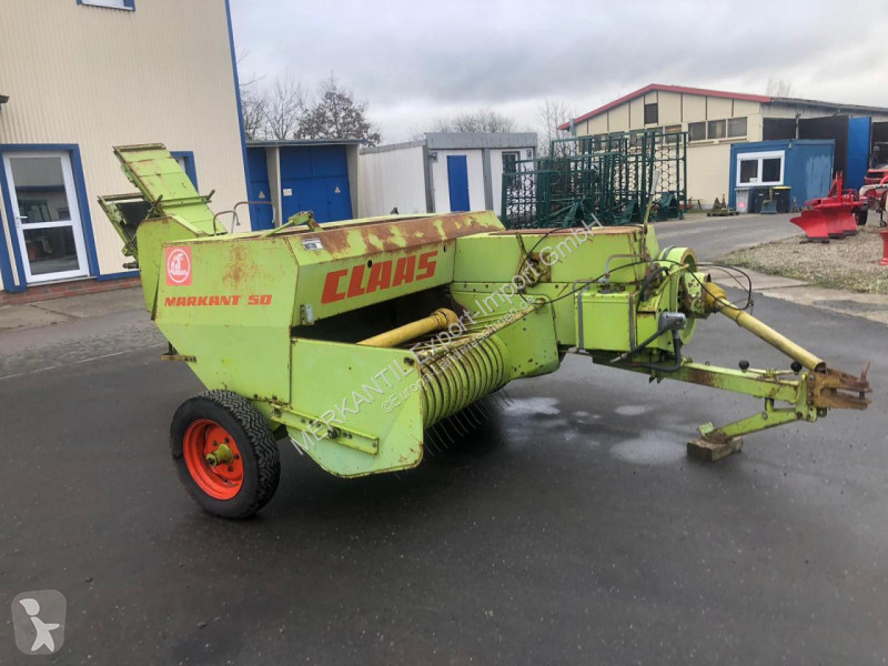 Claas  Markant 50 haymaking