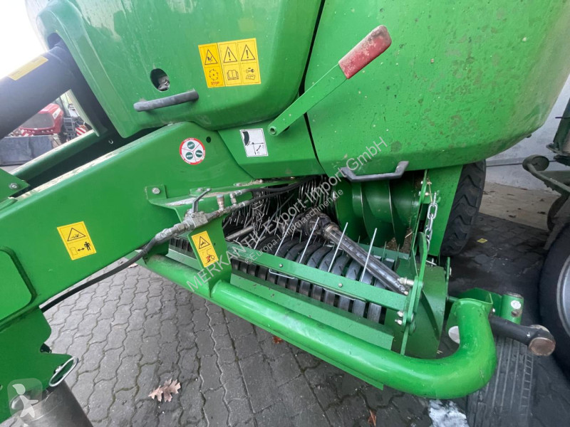 John Deere  L 1534 haymaking