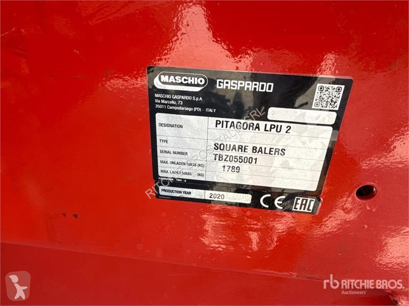 Henificación  Gaspardo Pitagora Square Baler
