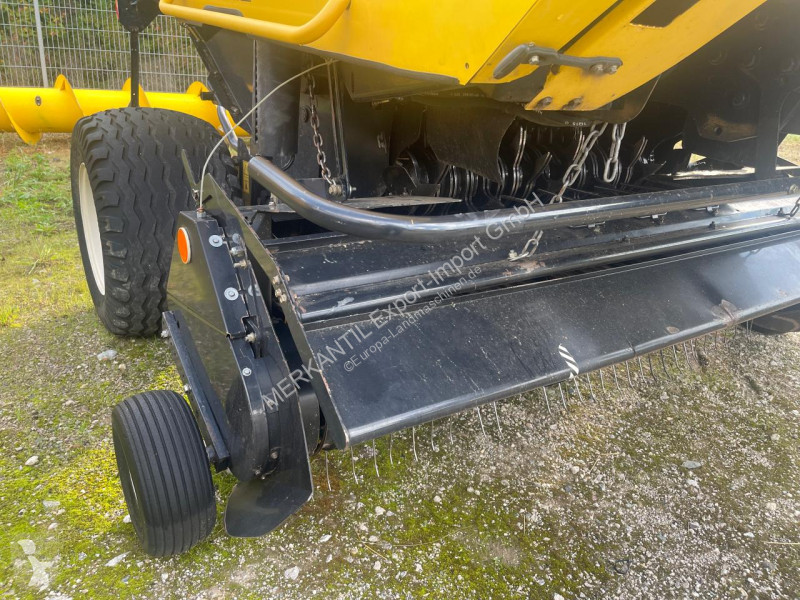 Henificación New Holland  BR 740 A