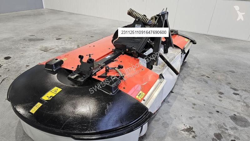 Kosenie lúk a sušenie sena Kuhn PZ 321F