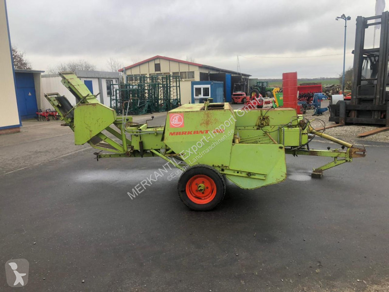 Claas  Markant 50 haymaking