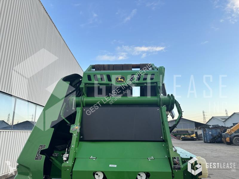 Henificación John Deere V461M