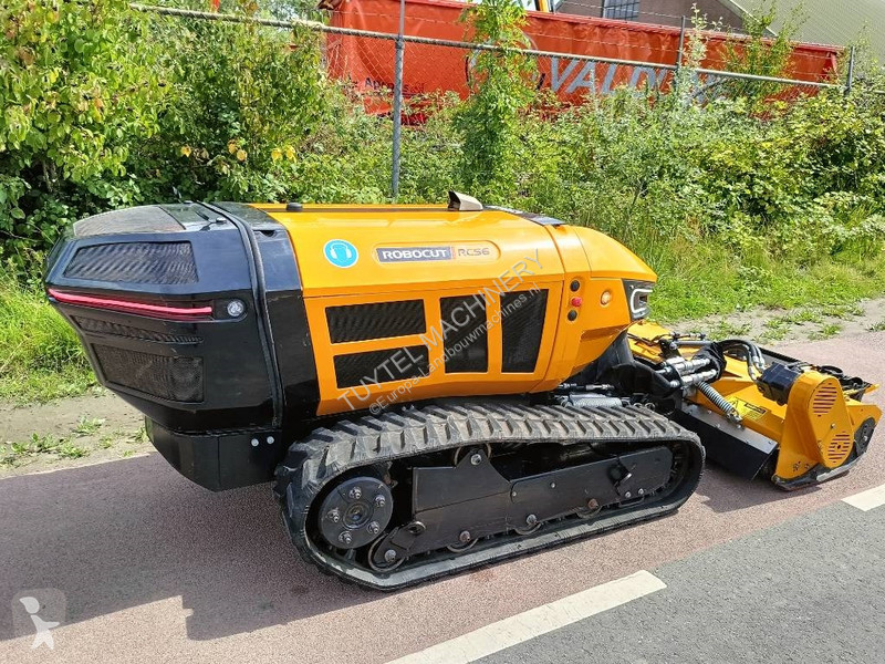 Hooien  Robocut RC56 robot remote maaier mower...