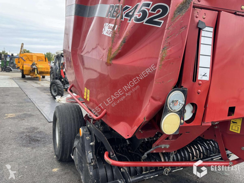 Case IH  RBX 452 haymaking