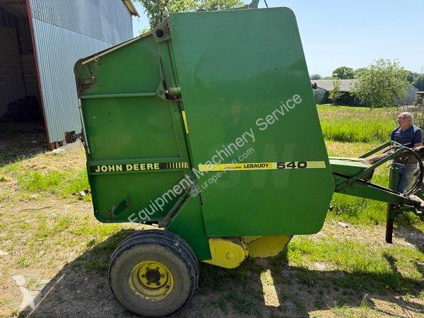 John Deere  540 haymaking