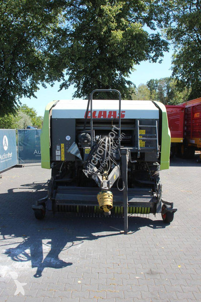 Fenaison Claas Rollant 455