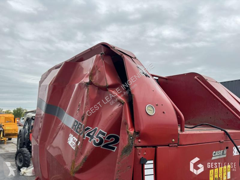 Case IH  RBX 452 haymaking