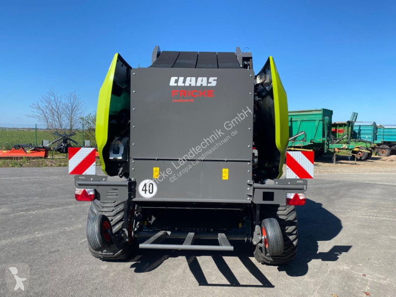 Claas  Variant 585 RC PRO haymaking