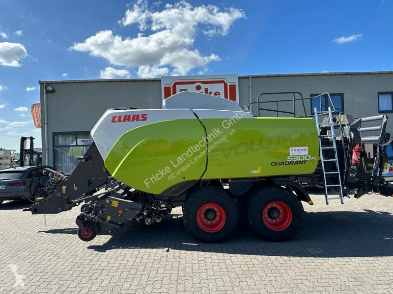 Henificación Claas  Quadrant 5300 Evolution FC...