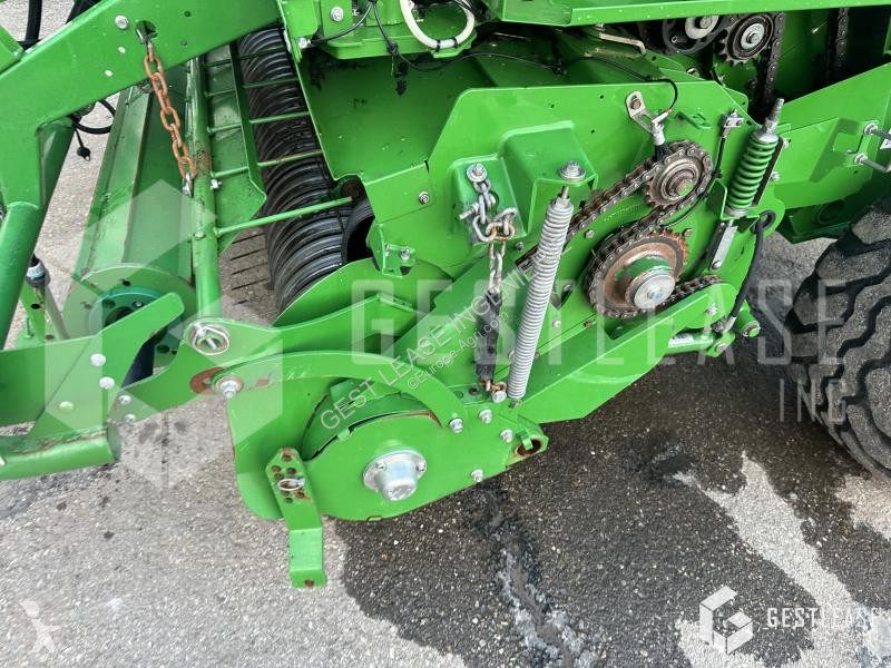 Henificación John Deere V461M