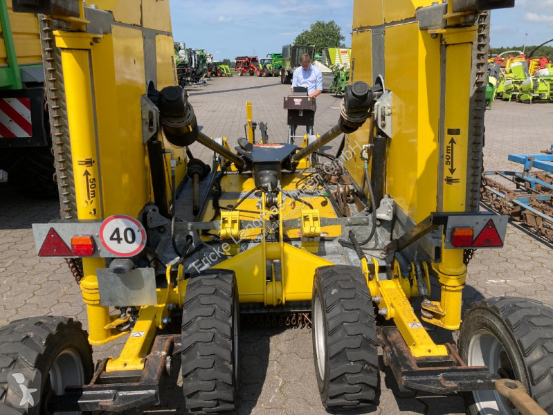 MZ 6000 landscaping equipment