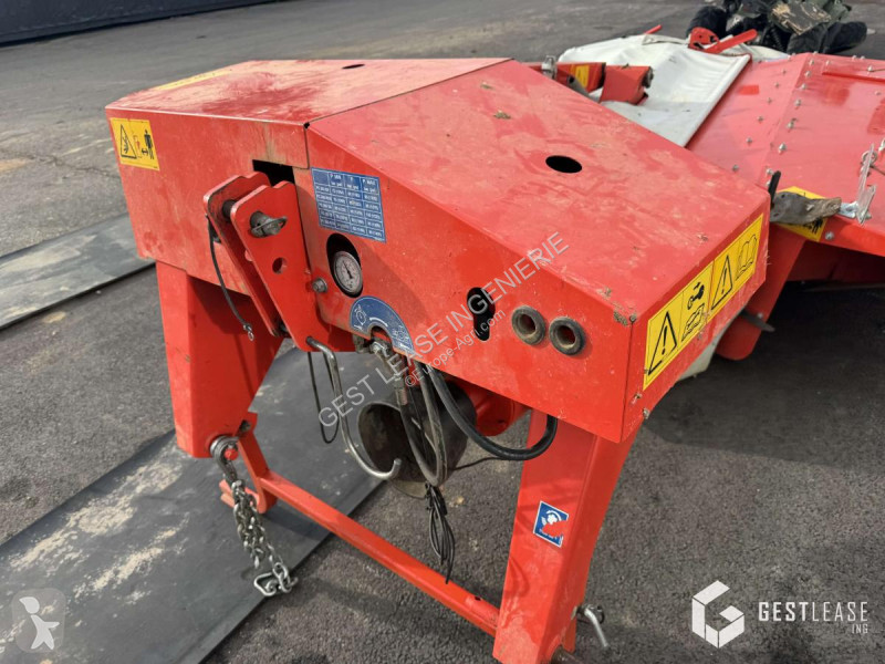 Kuhn  FC283GII haymaking