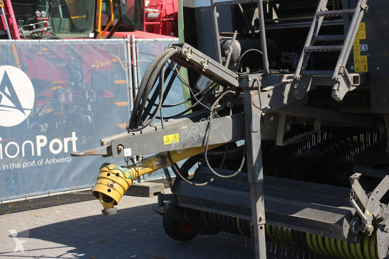 Fenaison Claas Rollant 455
