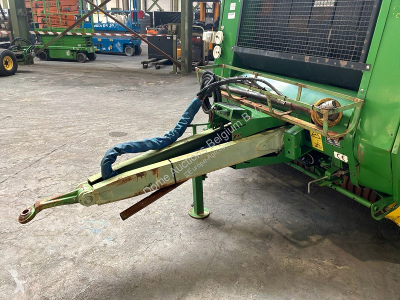 Fenaison John Deere 590