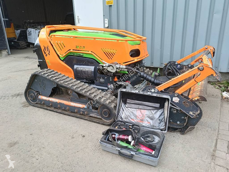 Senoseč  LV600 PRO remote control mower robot...