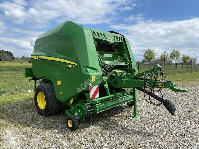 Henificación John Deere V451R