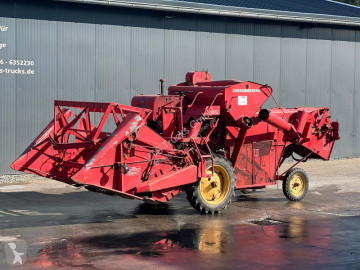 Moissonneuse-batteuse Massey Ferguson