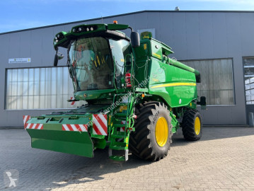 Moissonneuse-batteuse John Deere