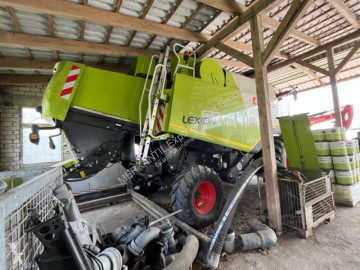 Moissonneuse-batteuse à 3 secoueurs Claas