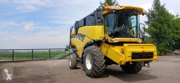 Moissonneuse-batteuse New Holland