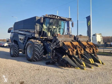 Moissonneuse-batteuse Fendt