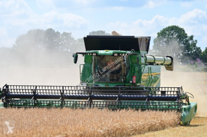 Moissonneuse-batteuse John Deere