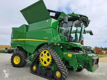 Moissonneuse-batteuse John Deere