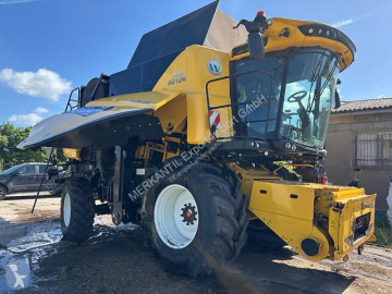Moissonneuse-batteuse New Holland