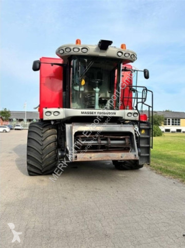 Moissonneuse-batteuse Massey Ferguson