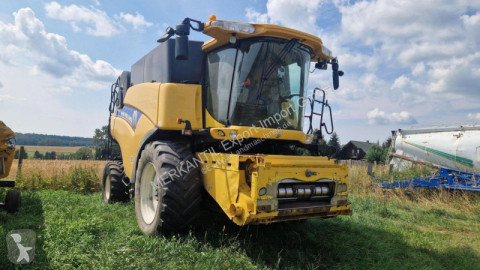 Moissonneuse-batteuse New Holland