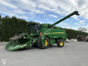John Deere Combine harvester