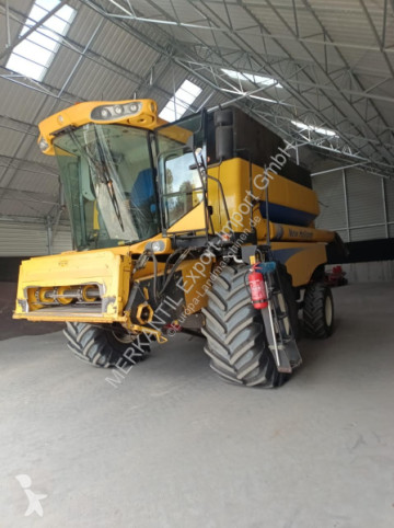 Cosechadora con tres sacudidores New Holland