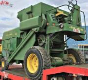 Moissonneuse-batteuse John Deere 330