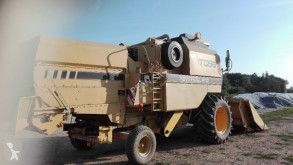 Moissonneuse-batteuse New Holland TC 56
