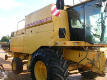 Moissonneuse-batteuse New Holland TX 36