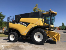 Moissonneuse-batteuse New Holland CR 980